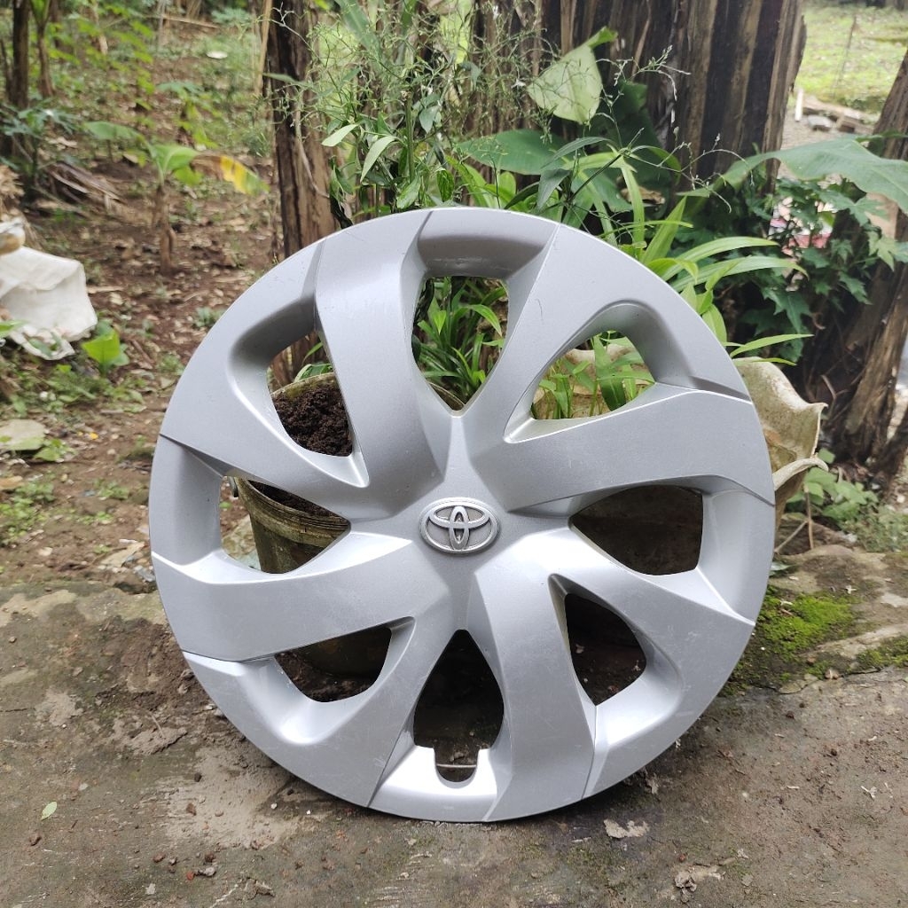 Tutup Velg Cover Wheel Dop Standar Toyota Sienta Ring 15 Original
