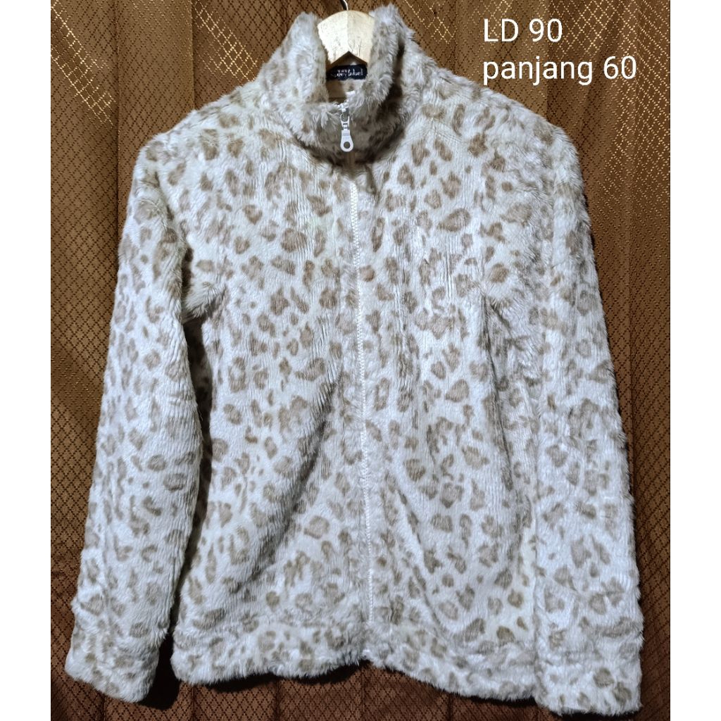 jaket fuzzy putih jaket full bulu jaket bulu leopard jaket winter bulu putih jaket bulu wanita putih