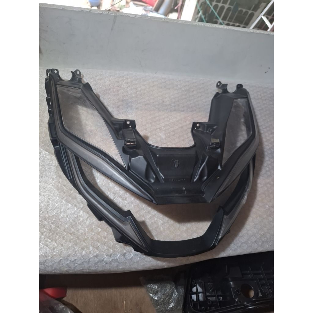 FRAME LAMPU DEPAN BAGIAN DALAM MOTOR HONDA PCX160 K1Z