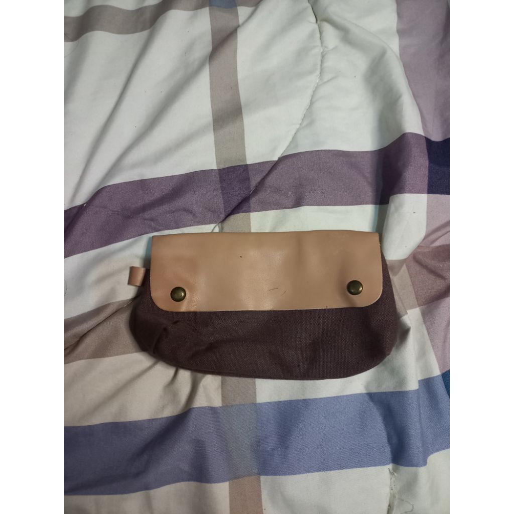 

Preloved Kanvas Pencil Case