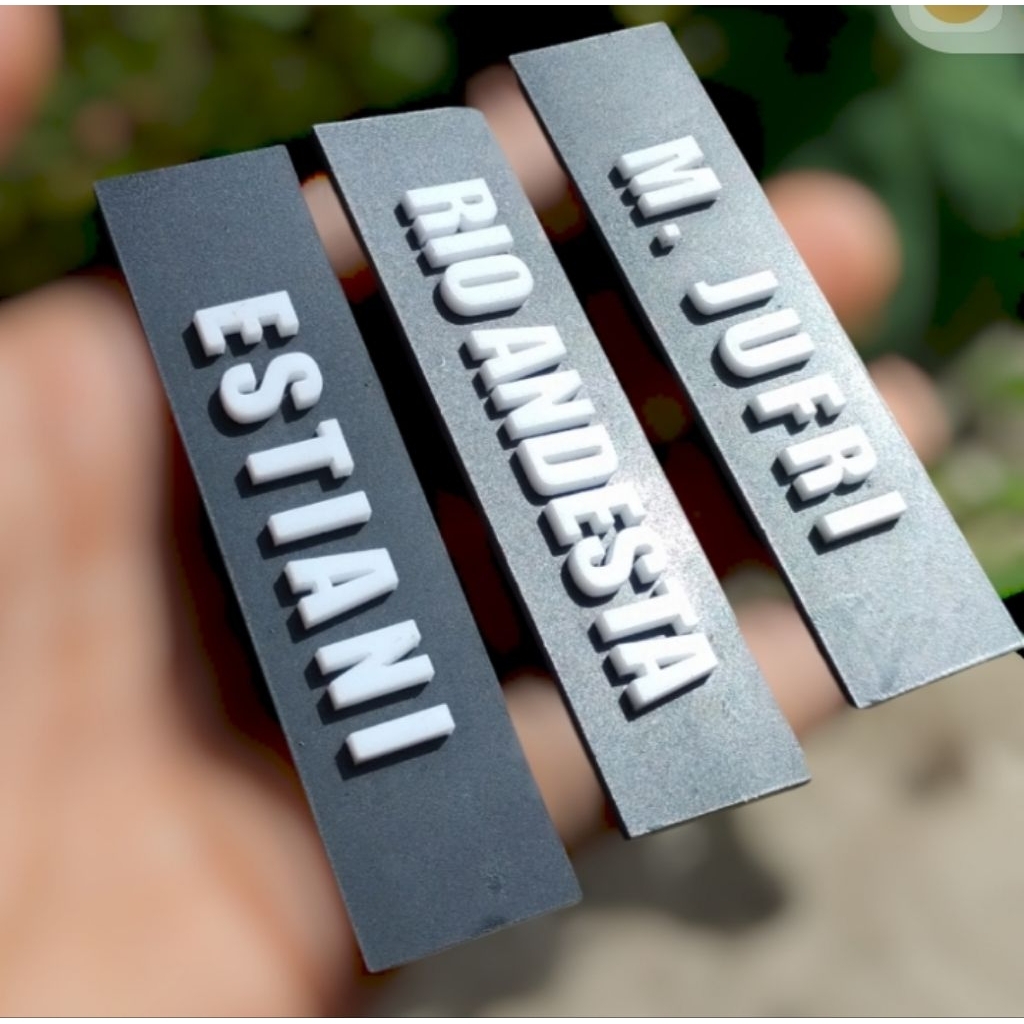 

PIN NAMA HURUF TIMBUL / NAMETAG / NAMA DADA TIMBUL