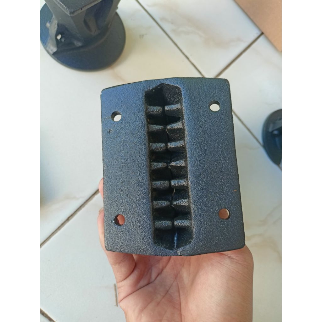 corong horn Tweeter 8×10 sudah drat Bahan aluminium cor