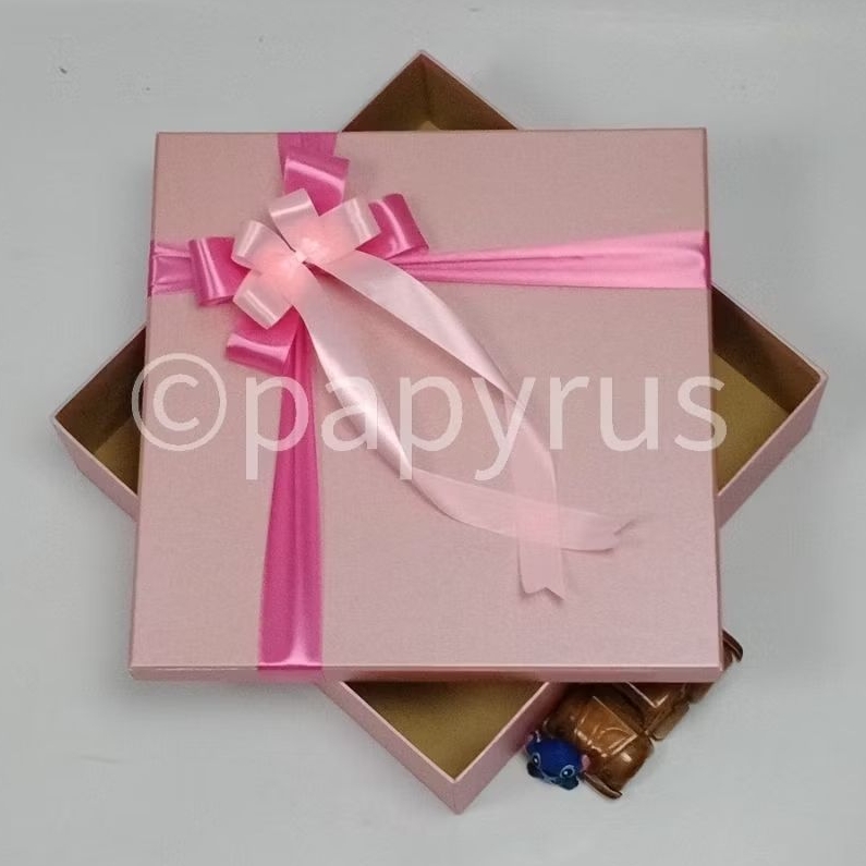 

PAPYRUS 35x35 Tinggi 5cm Kotak Kado Gift Box Hadiah V3