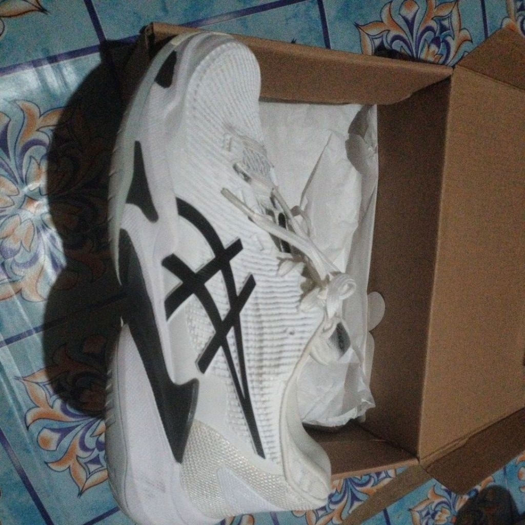 sepatu tennis indoor asics court ff 3 white black second