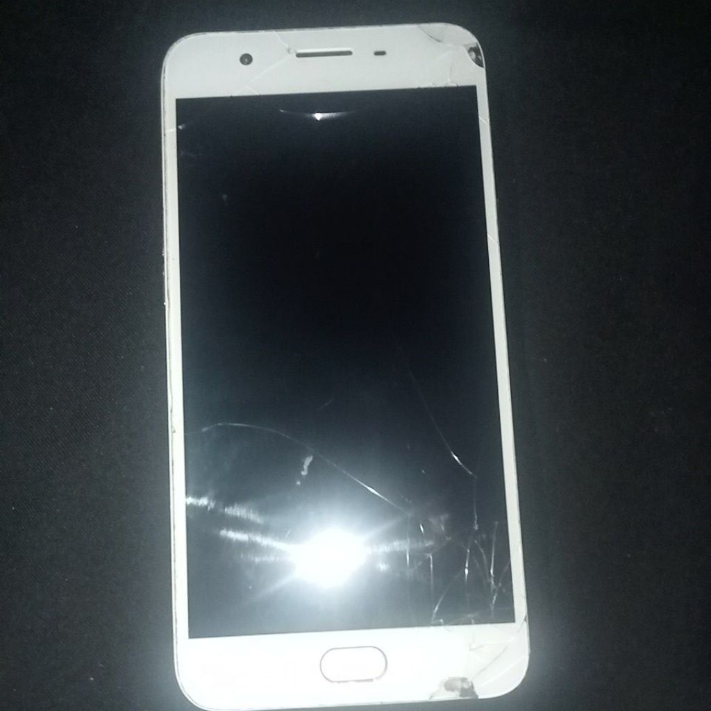 hp Oppo f1s ram 4/64 mines retak aman mulus
