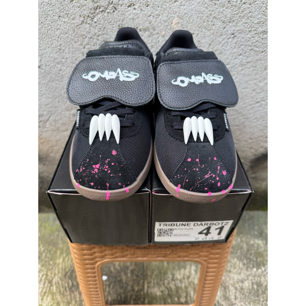 SEPATU COMPASxDARBOTZ