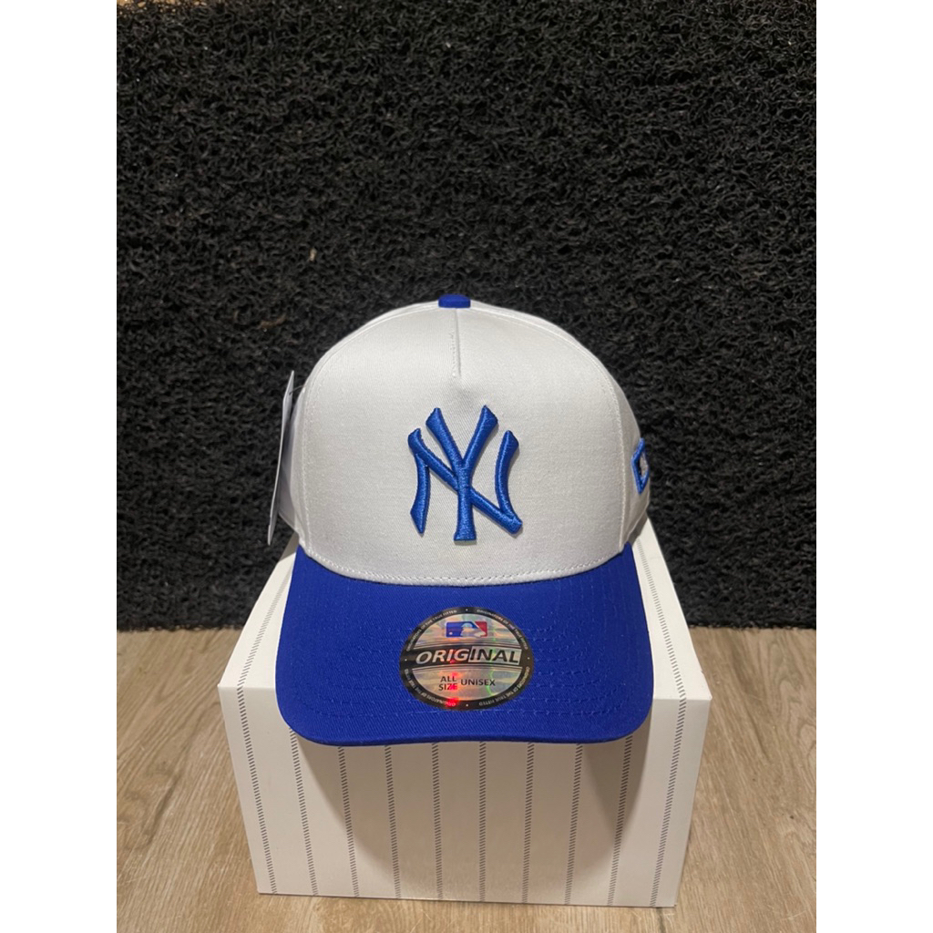 Topi Pria Wanita Kombinas Putih Visor Biru Logo NY Biru