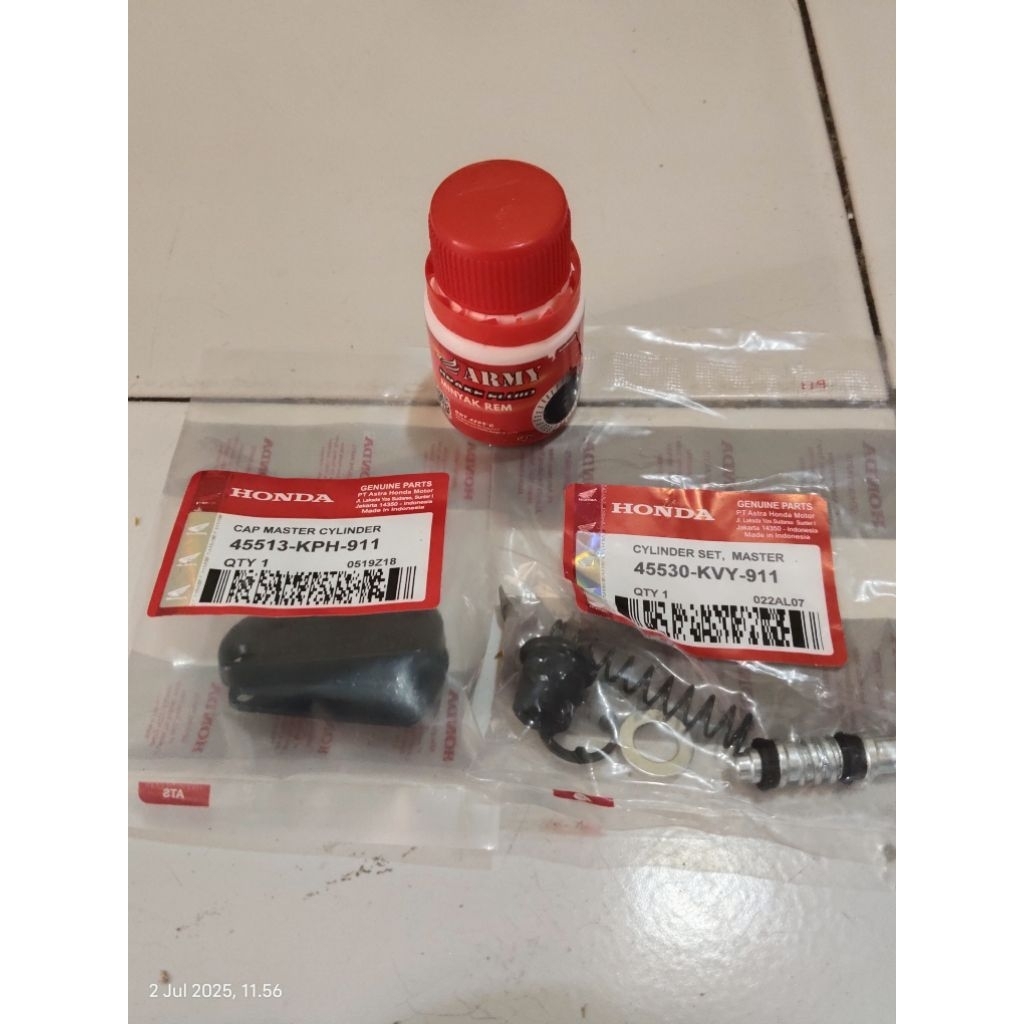 ISI MASTER REM + MINYAK REM+ TUTUP MINYAK REM MOTOR HONDA METIK BEAT VARIO SCOOPY REVO ABS