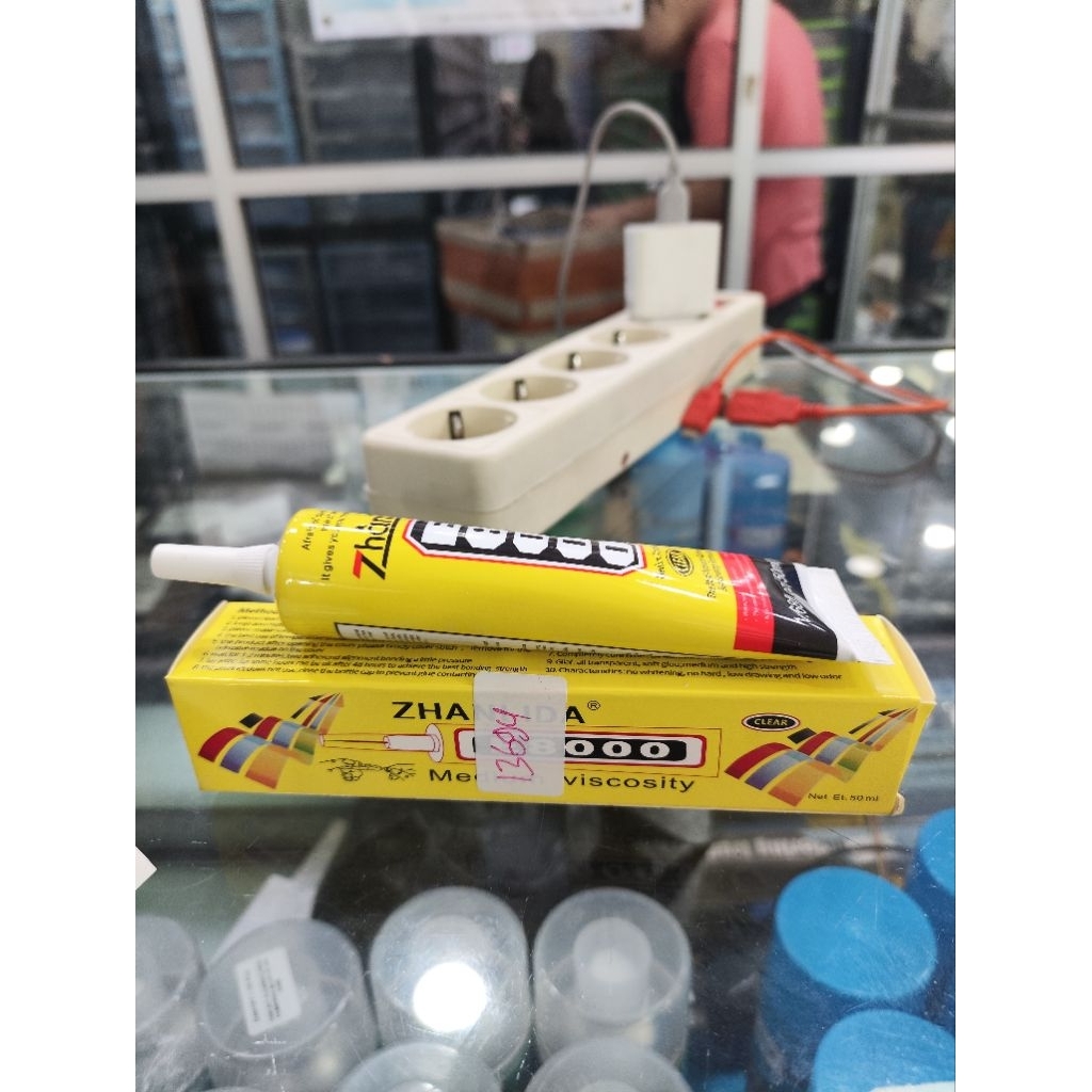 

Lem touchscreen lcd e8000 50mil hitam