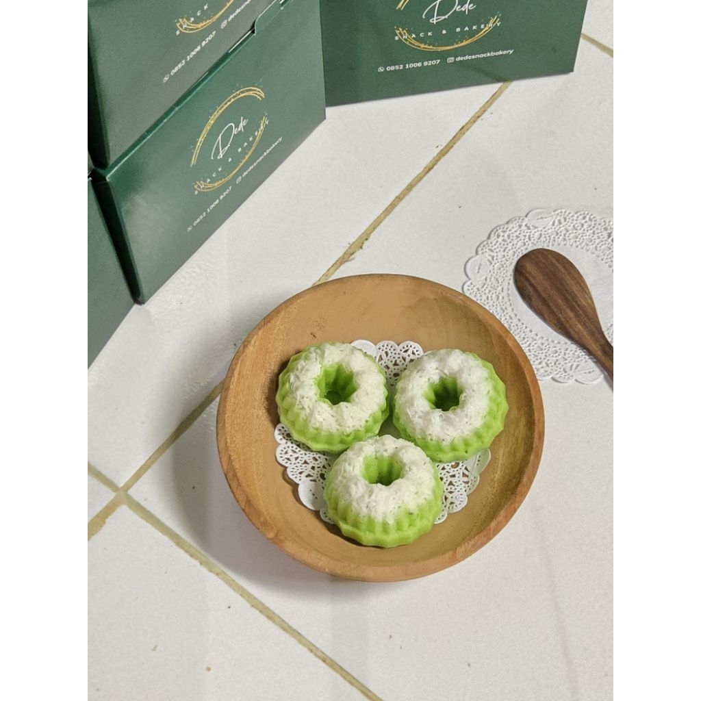 

Jajanan Pasar Kue Putu Ayu Hijau Kelapa Snack Box Acara Ketering