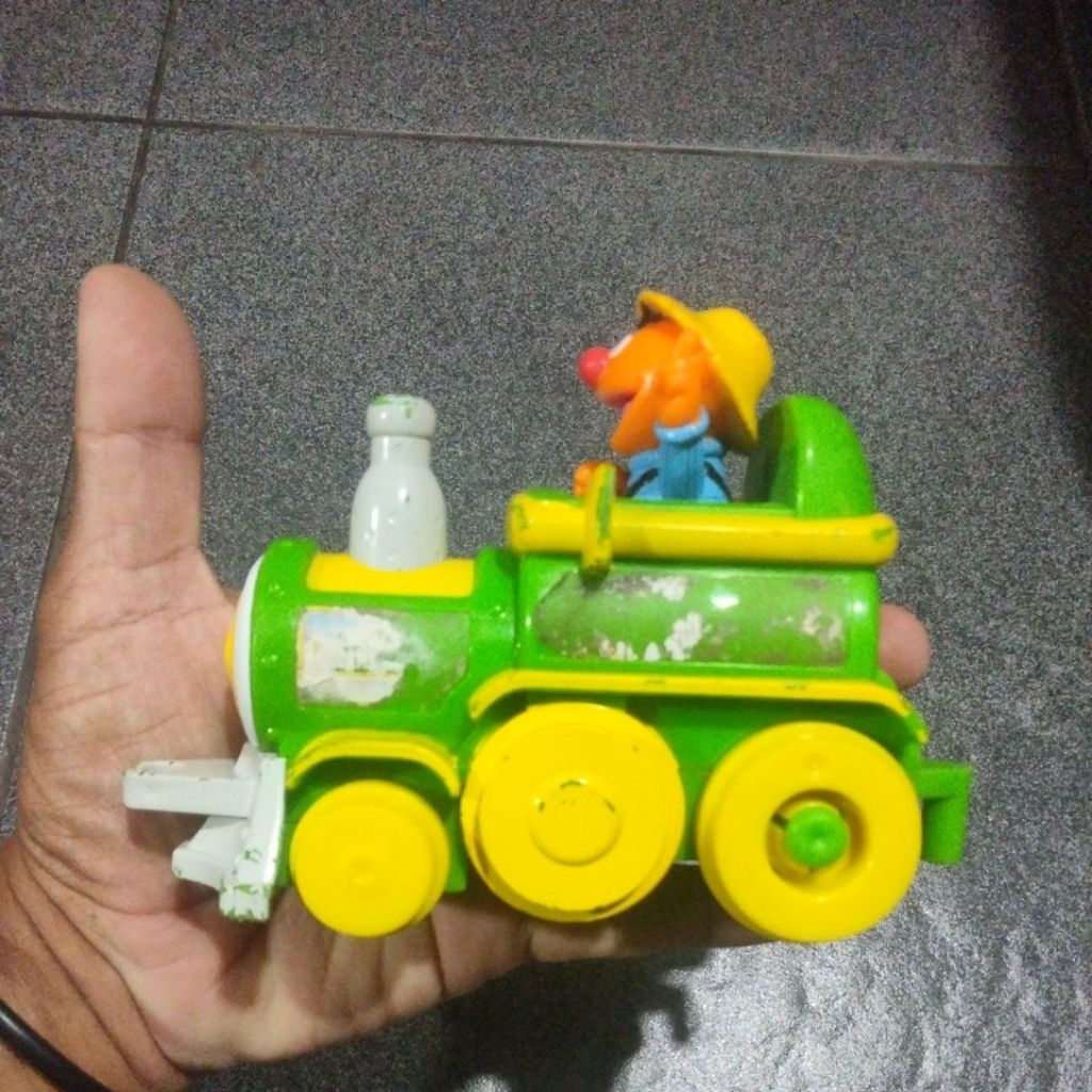 kereta sesame street hasbro
