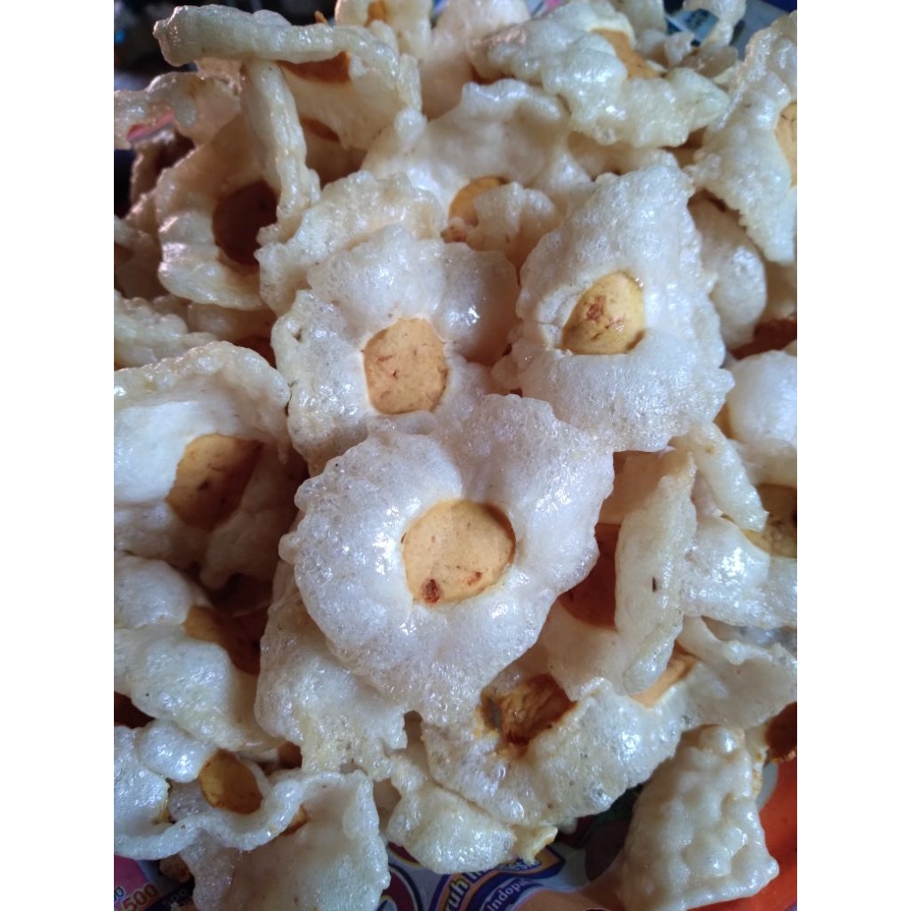 

krupuk teur asin goreng