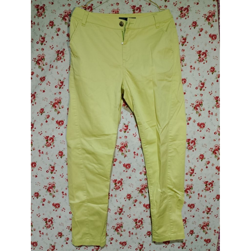 Celana panjang wanita warna hijau neon