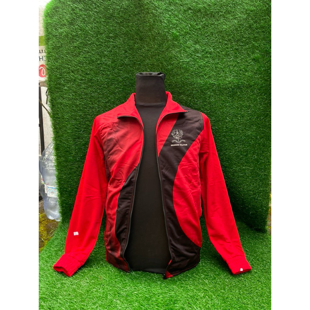 jaket parasut dan coklat taruna akmil dan coklat adalah jaket pesiar taruna akmil silahkan di co ka 