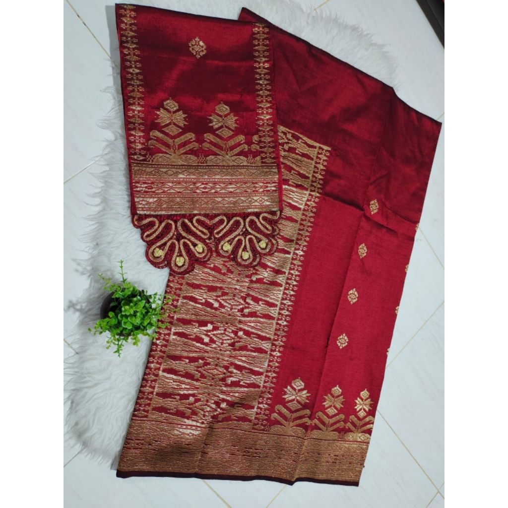 Songket silungkang dan selendang warna marun rendo koto gadang, songket padang
