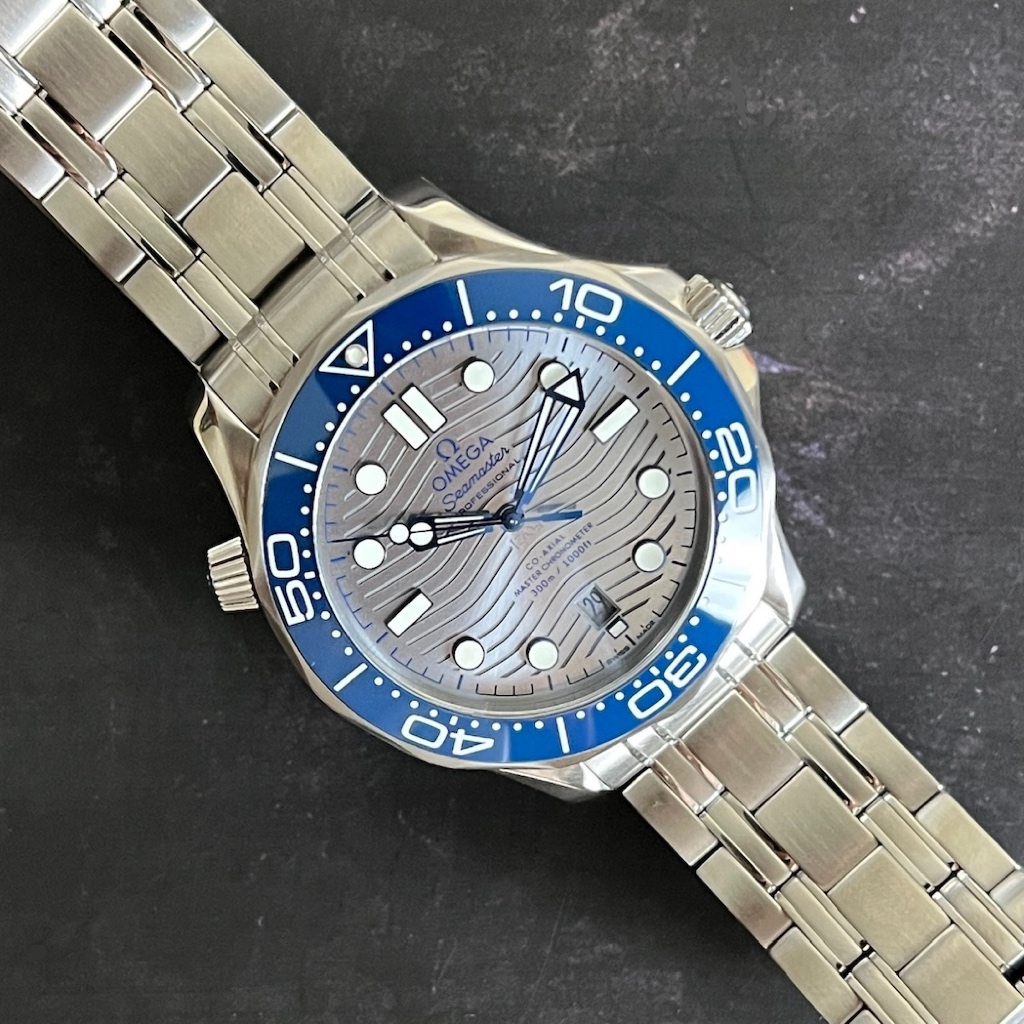 OMEGA Seamaster 300 m Diver Professional 42 mm Steel Rubber Strap 210.30.42.20.06.001 210.32.42.20.0