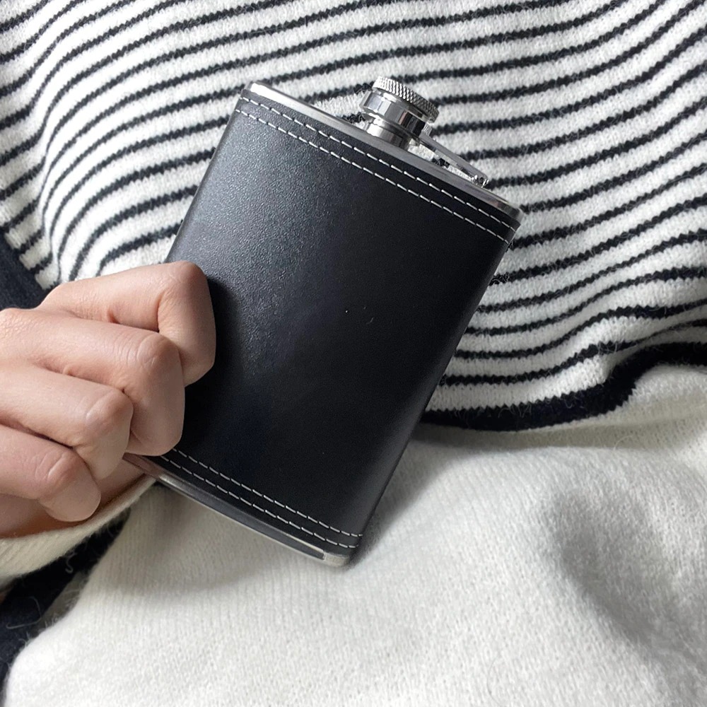 【Custom Logo】 Botol Minum Hip Flask Synthetic leather 8oz