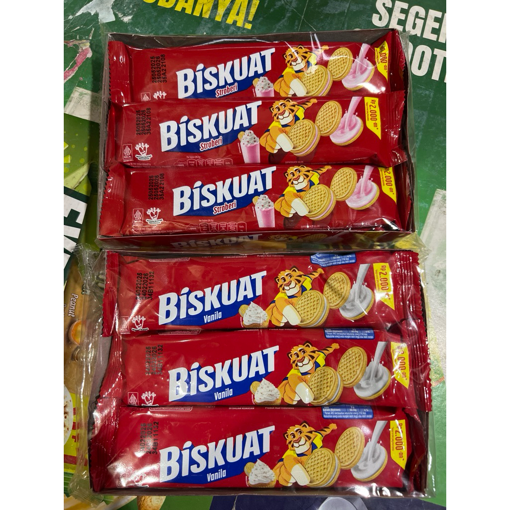

Biskuat Sandwich Cream VANILA / STROBERI 1 Pak Box 12 Pcs - Biskuit Krim Vanilla / Strawberry