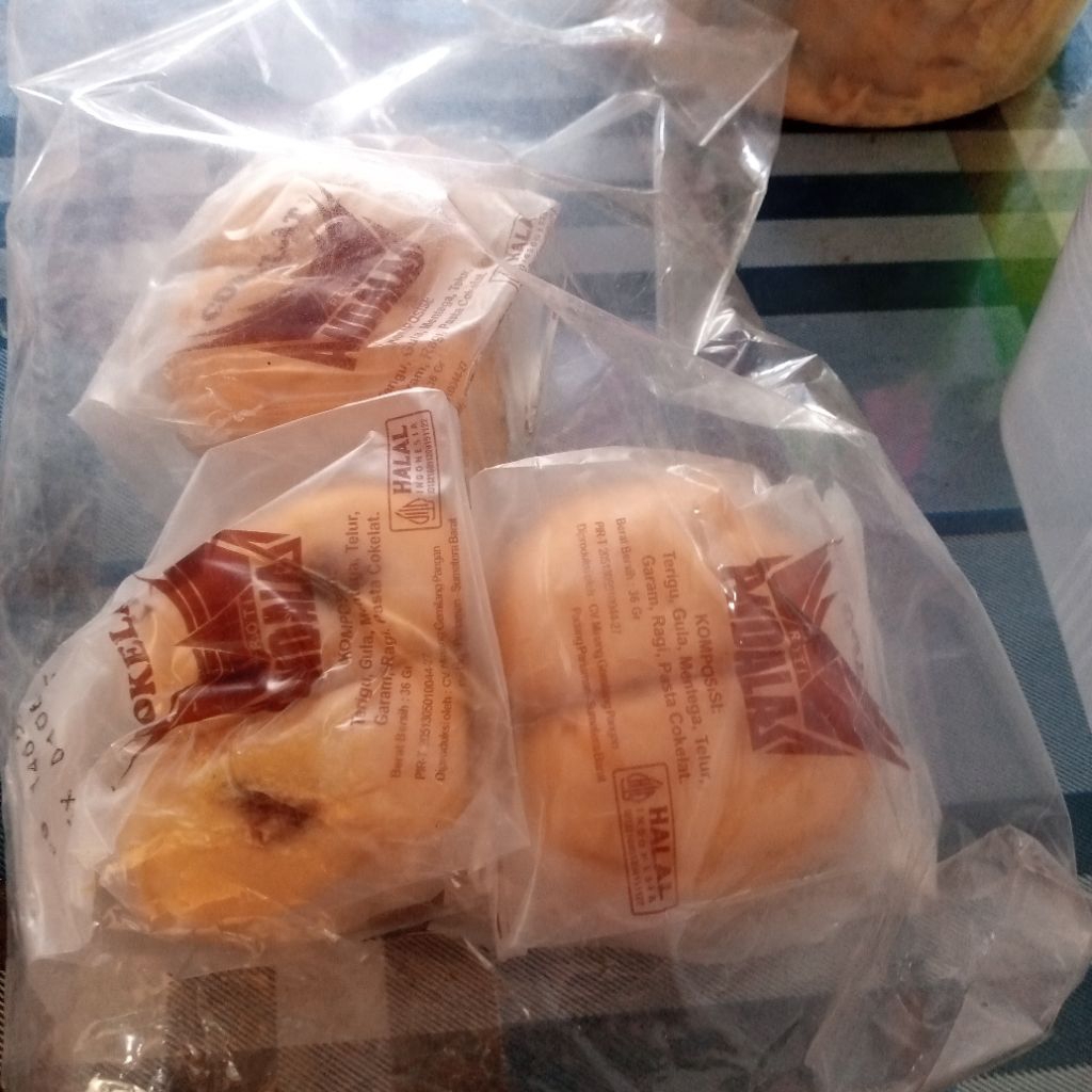 

paket cemilan isi 10