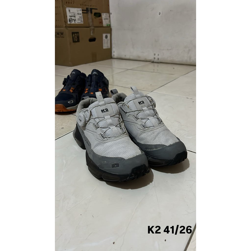 Sepatu trail running K2