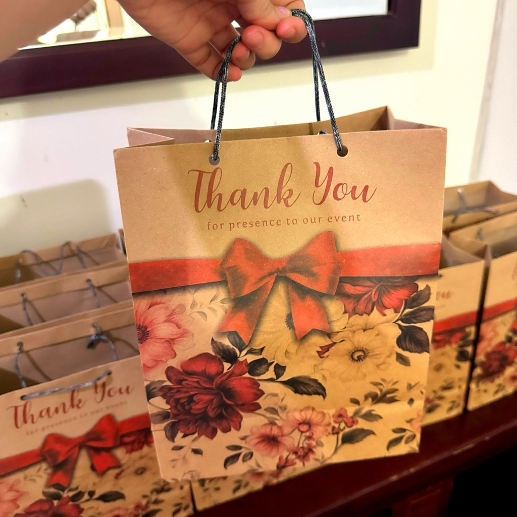 

Paperbag Thank You Paperbag Souvenir Event / Birthday size 25x20 Paperbag Motif Pita