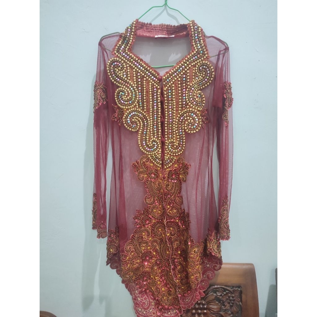 PRELOVED KEBAYA FULL PAYET
