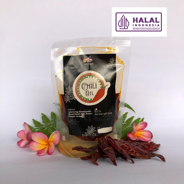 

Pangayuh Chili oil halal 250gr | The best Aromatic gralic chili oil