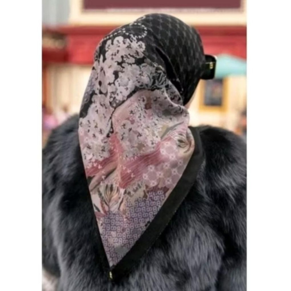 BUTTONSCARVES JUBILATION BLACKBEAN