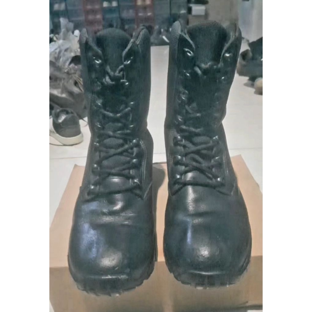 Sepatu Boots Tapak Vibram 27,5