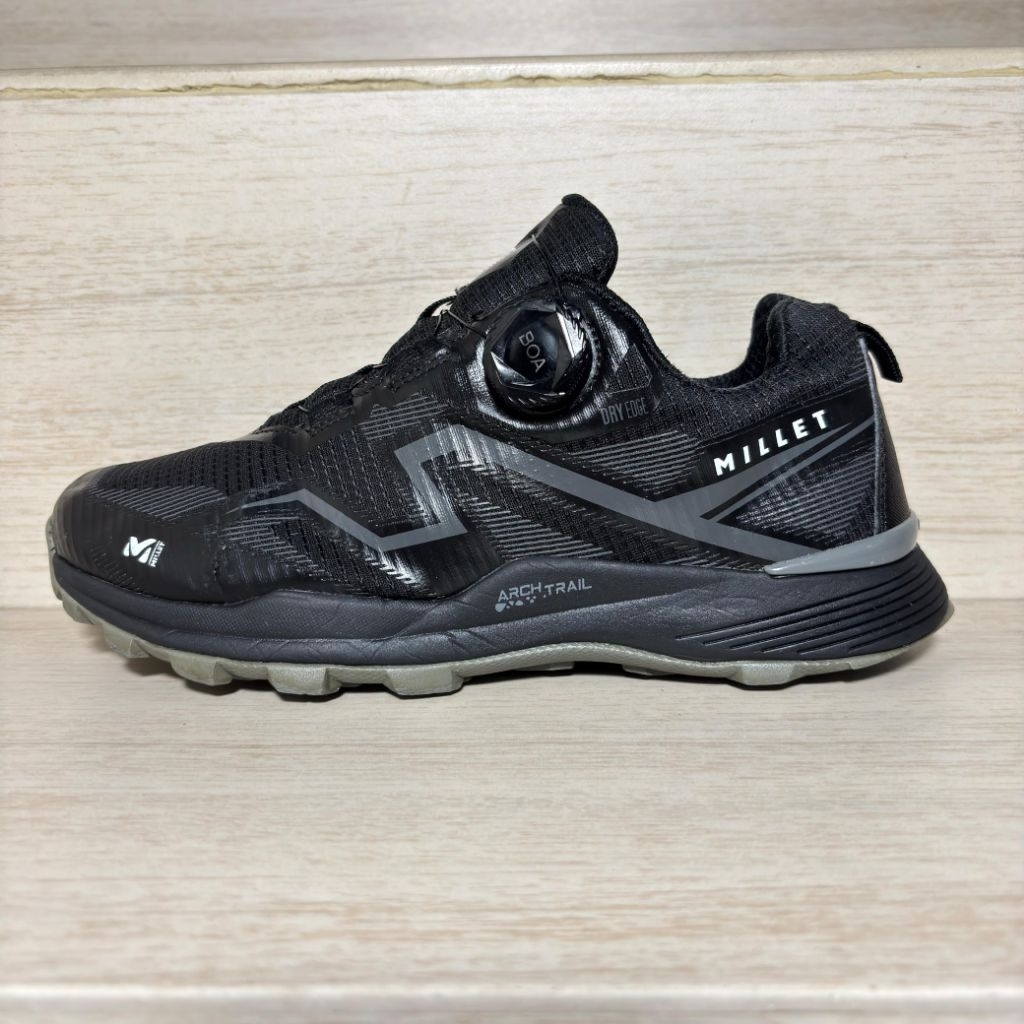 SEPATU OUTDOOR TREKKING HIKING & RUNNING MILLET BOA SYSTEM / TALI PUTAR SECOND ORIGINAL  [ MURAH ]