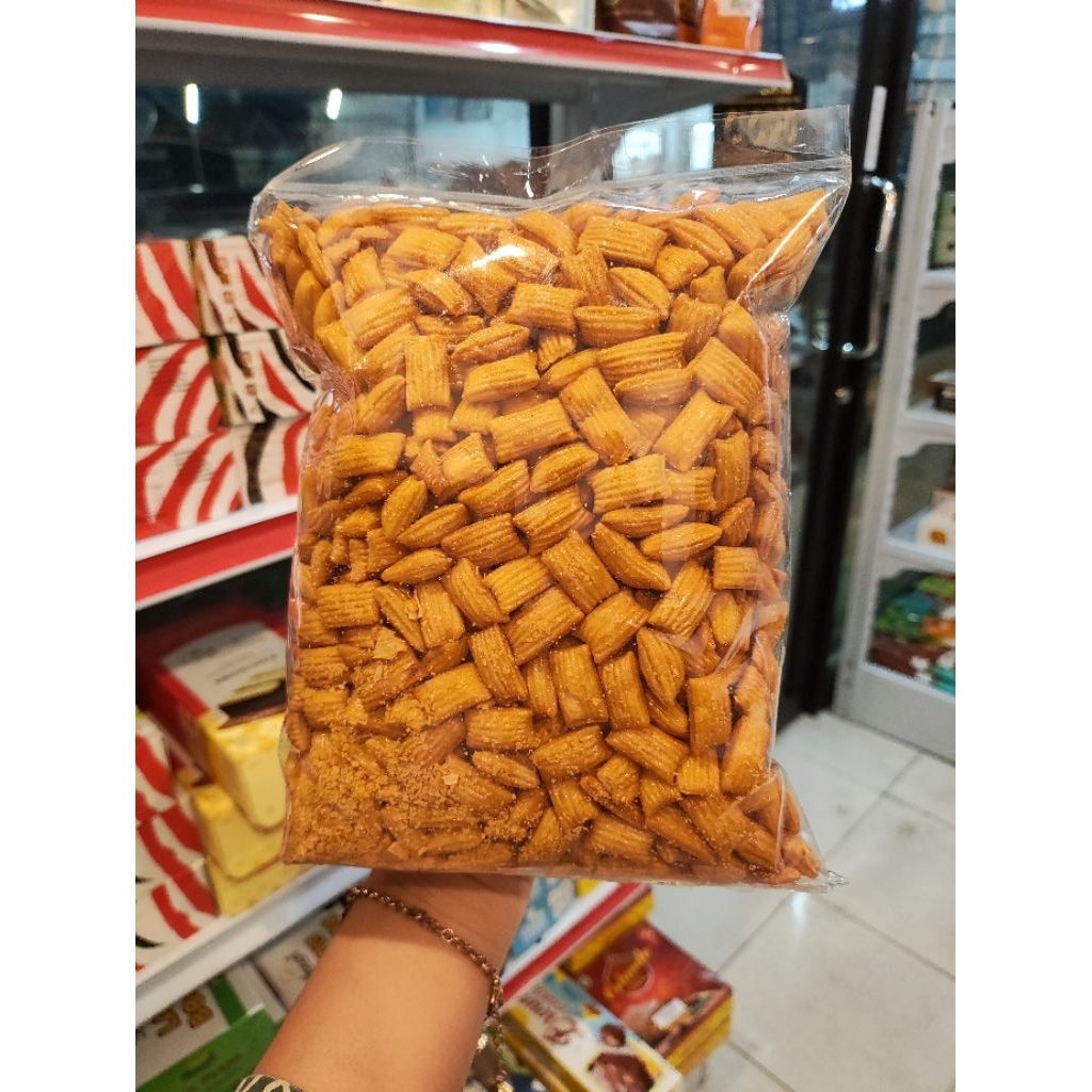 

PANG-PANG BANTAL//KUE BANTAL