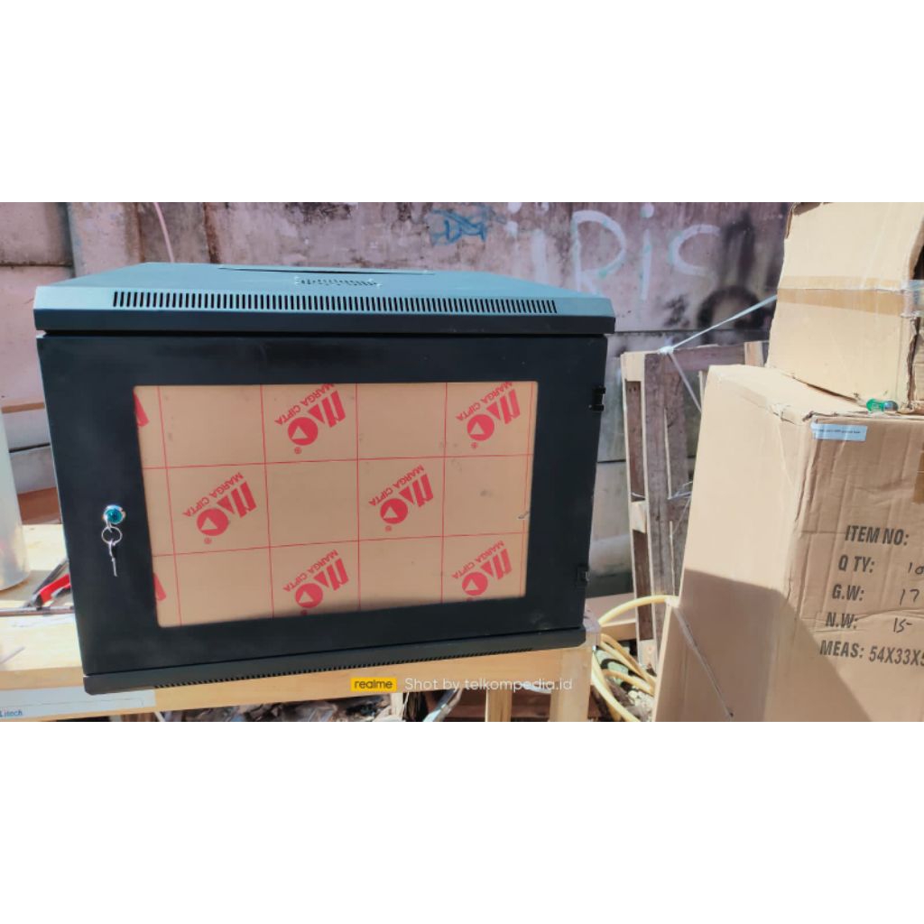 Rack Wallmount Single Glass Door 19"inch 6U