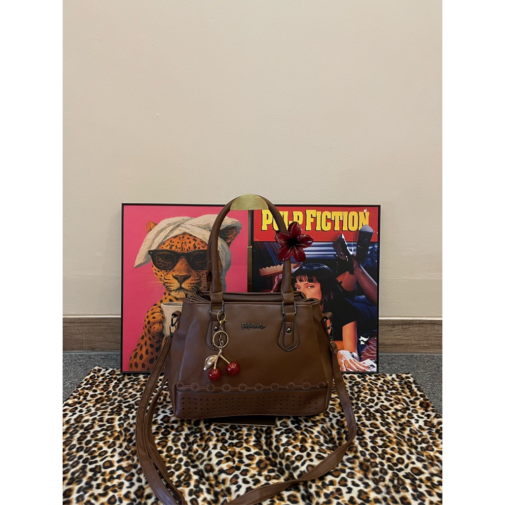 

Tas coklat skiesberriess