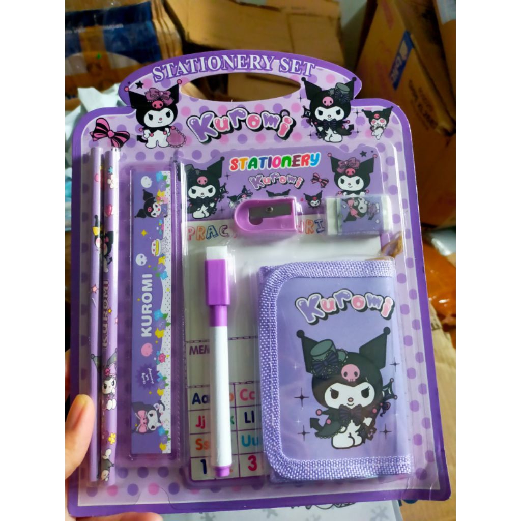 

SET ATK ALAT TULIS SANRIO KUROMI MELODY CINAMOROL STITCH LILO PENSIL PENGHAPUS DOMPET