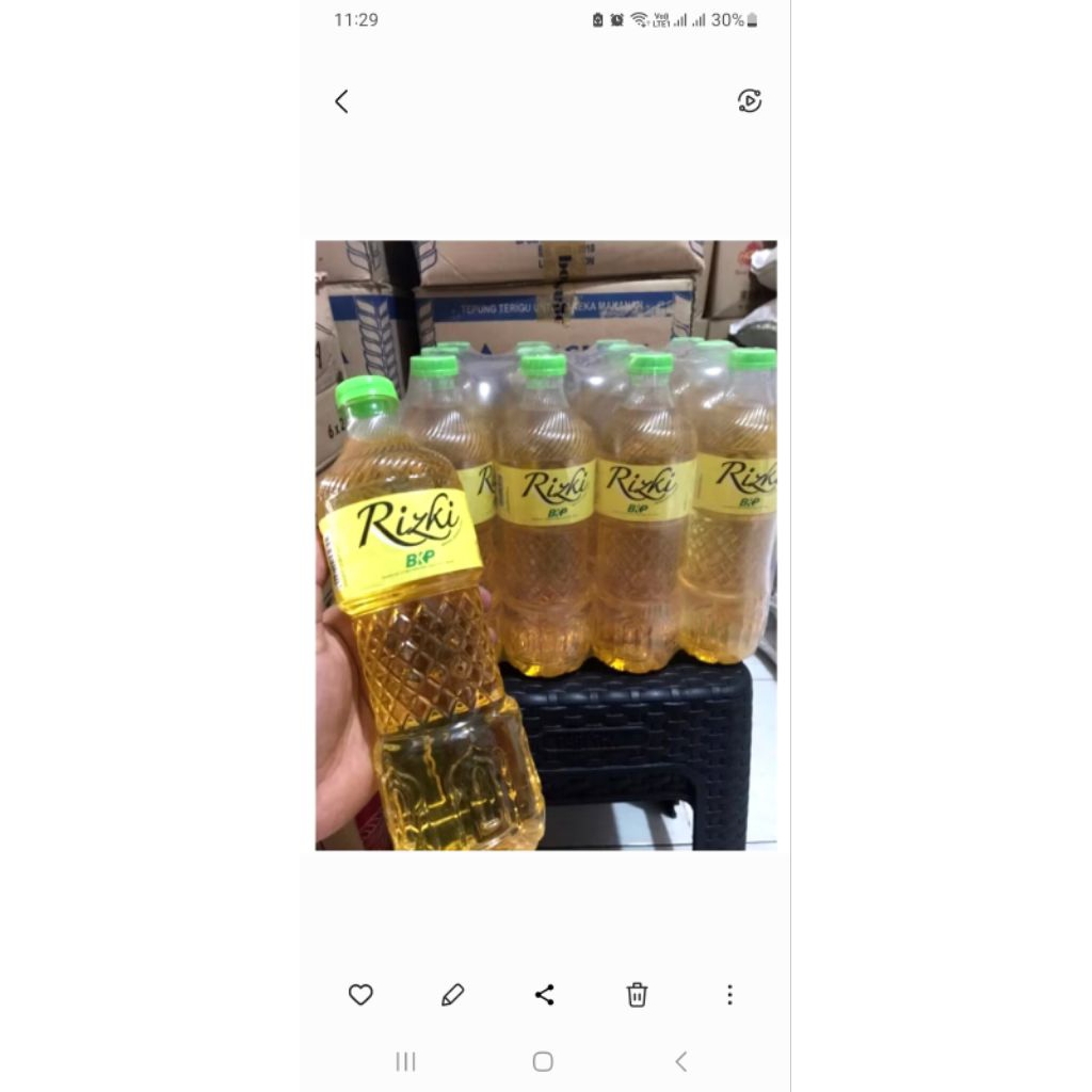

Minyak Goreng Rizki 800ml Original (11pcs gratis 1pcs)