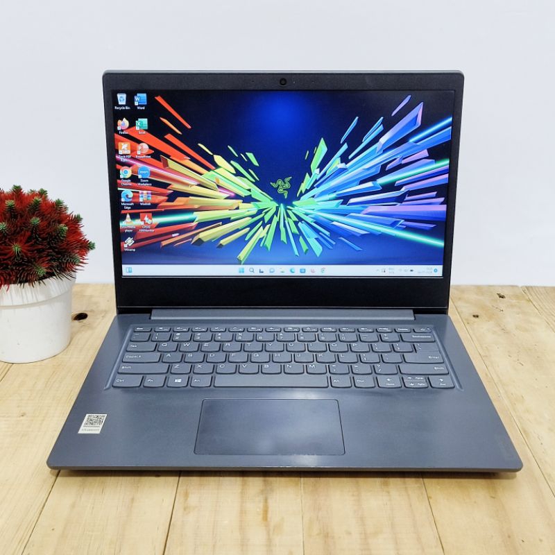 LENOVO V14 - ADA (PROCESSOR AMD 3020e, RAM 8 GB DDR4, SSD 256 GB) Windows 11, Display 14 Inch