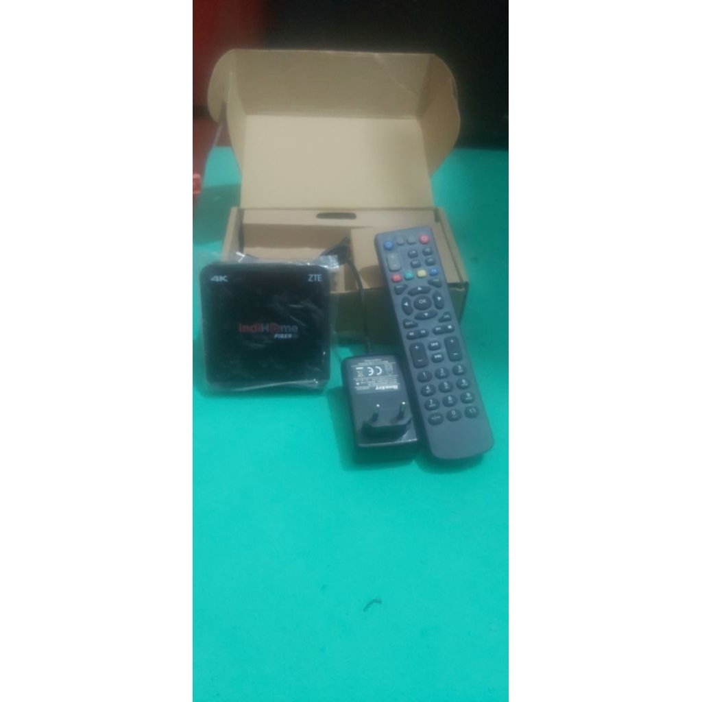 stb android v5 sudah root tinggal pake. ada  yutub premium