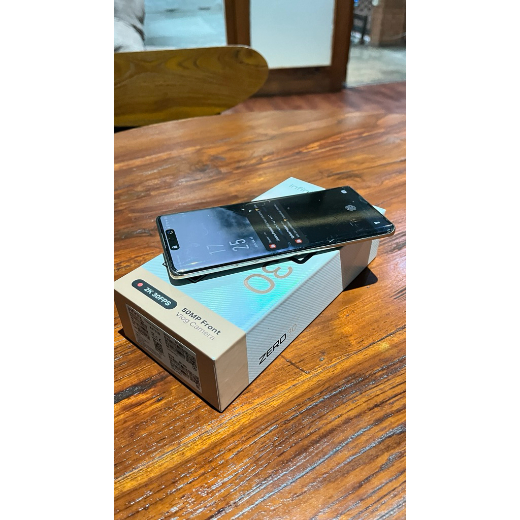 Infinix Zero 30 Curved Amoled