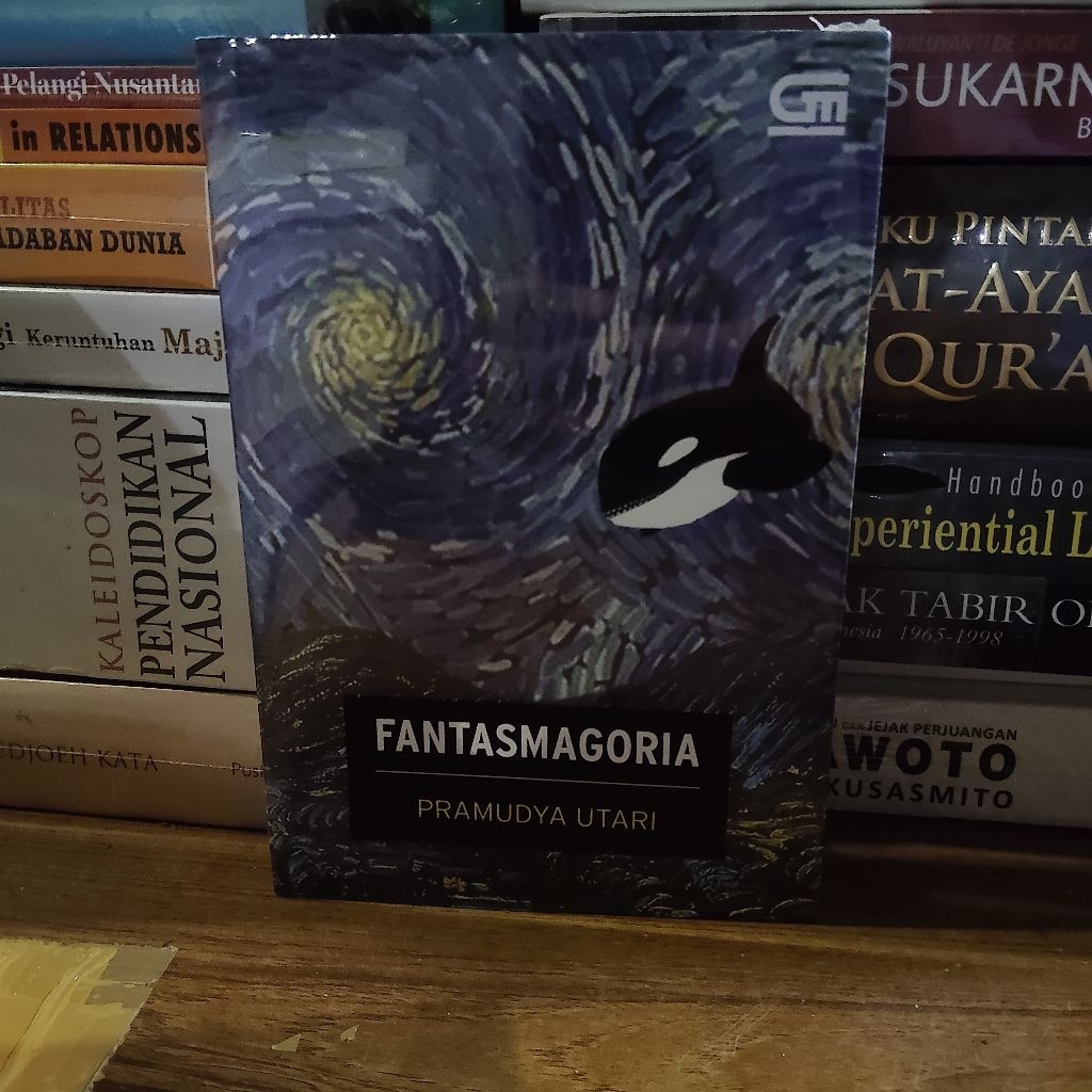 Buku Original • FANTASMAGORIA / PRAMUDYA UTARI