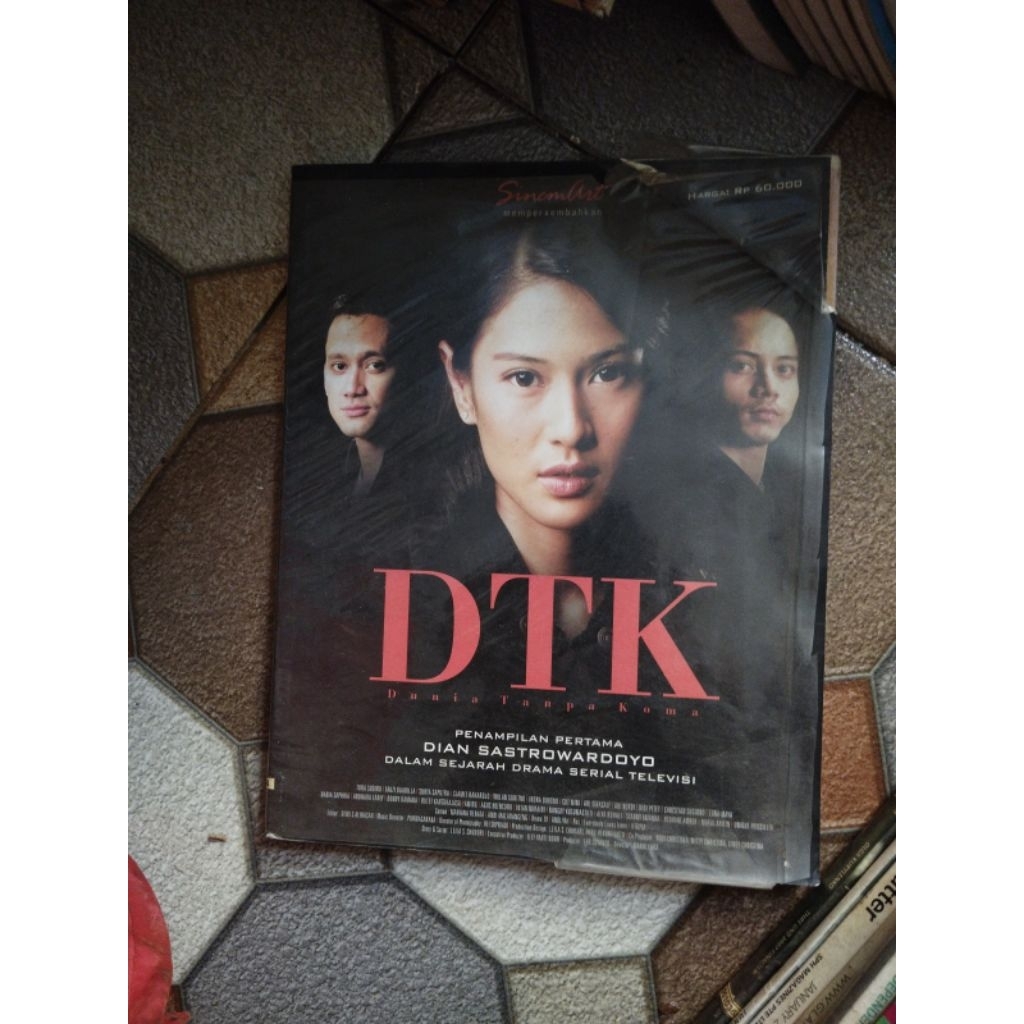 majalah DTK dunia tanpa koma dian sastrowardoyo