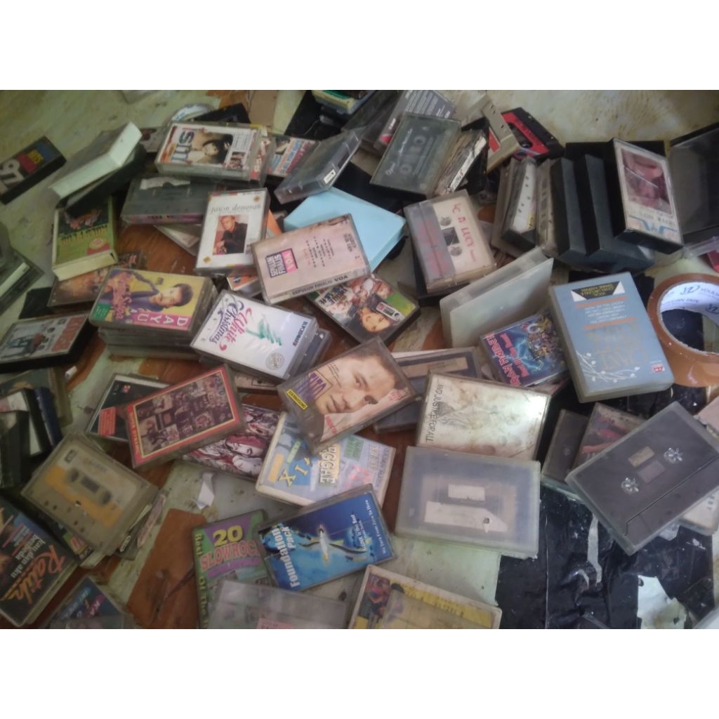 Wadah Kaset pita jadul - Mika kaset pita Bonus Cover jika tersedia