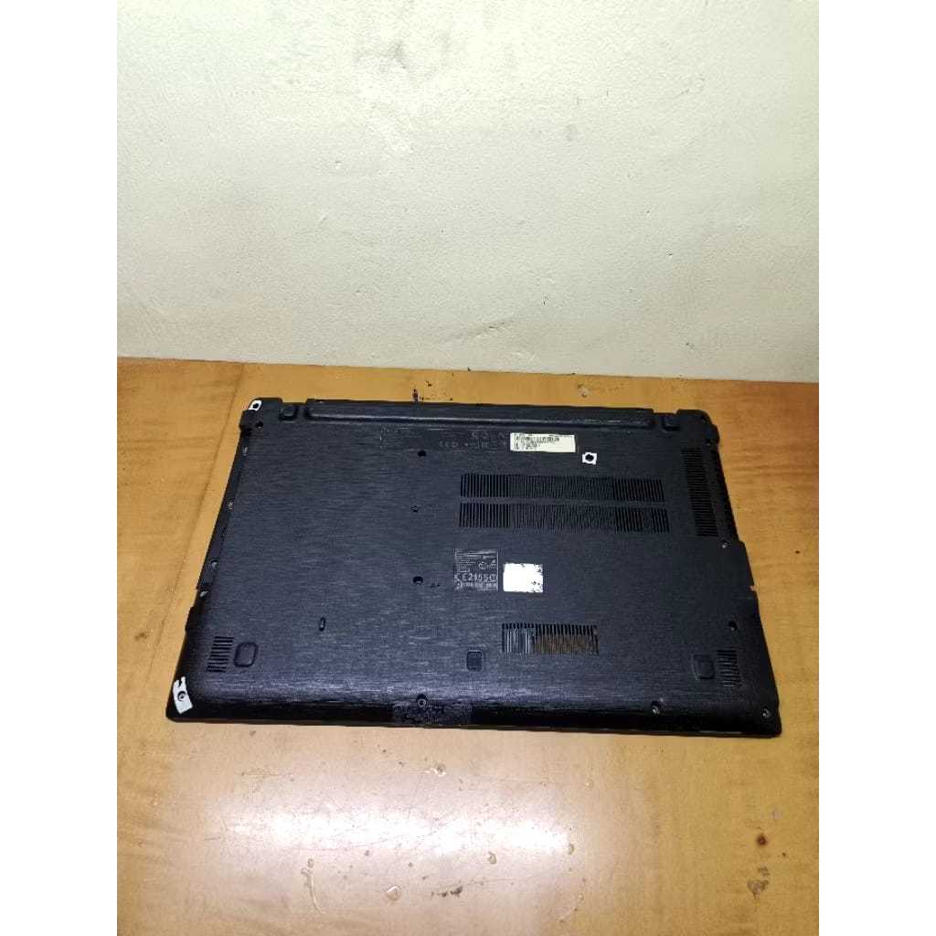 Kesing Casing Cassing Bawah Bottom Case Frame Keyboard Laptop Acer Aspire E5-552 E5-552G