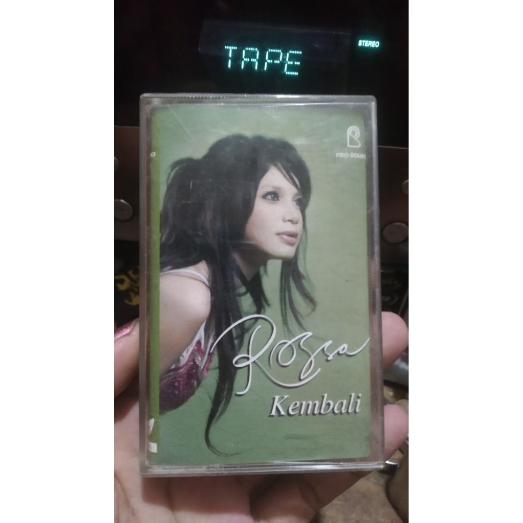 kaset pita rossa-kembali