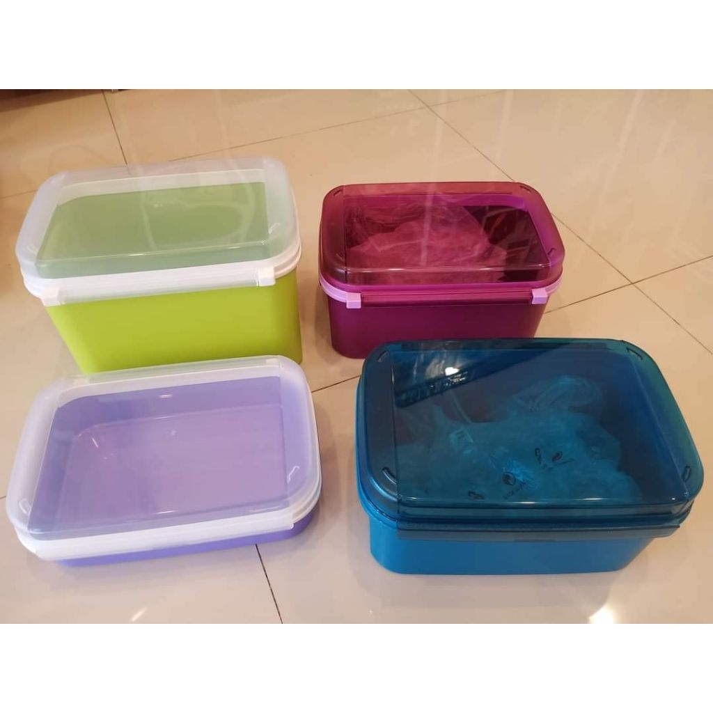 signature Tupperware