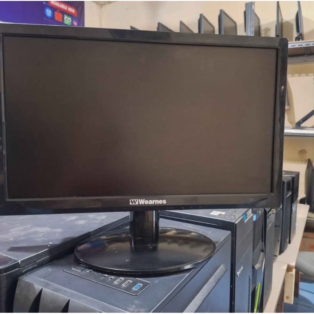 monitor wearnes  19 inc like new/no minus