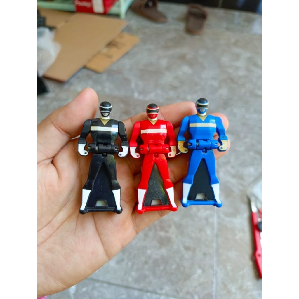 set figure rangerkey power ranger lost in space