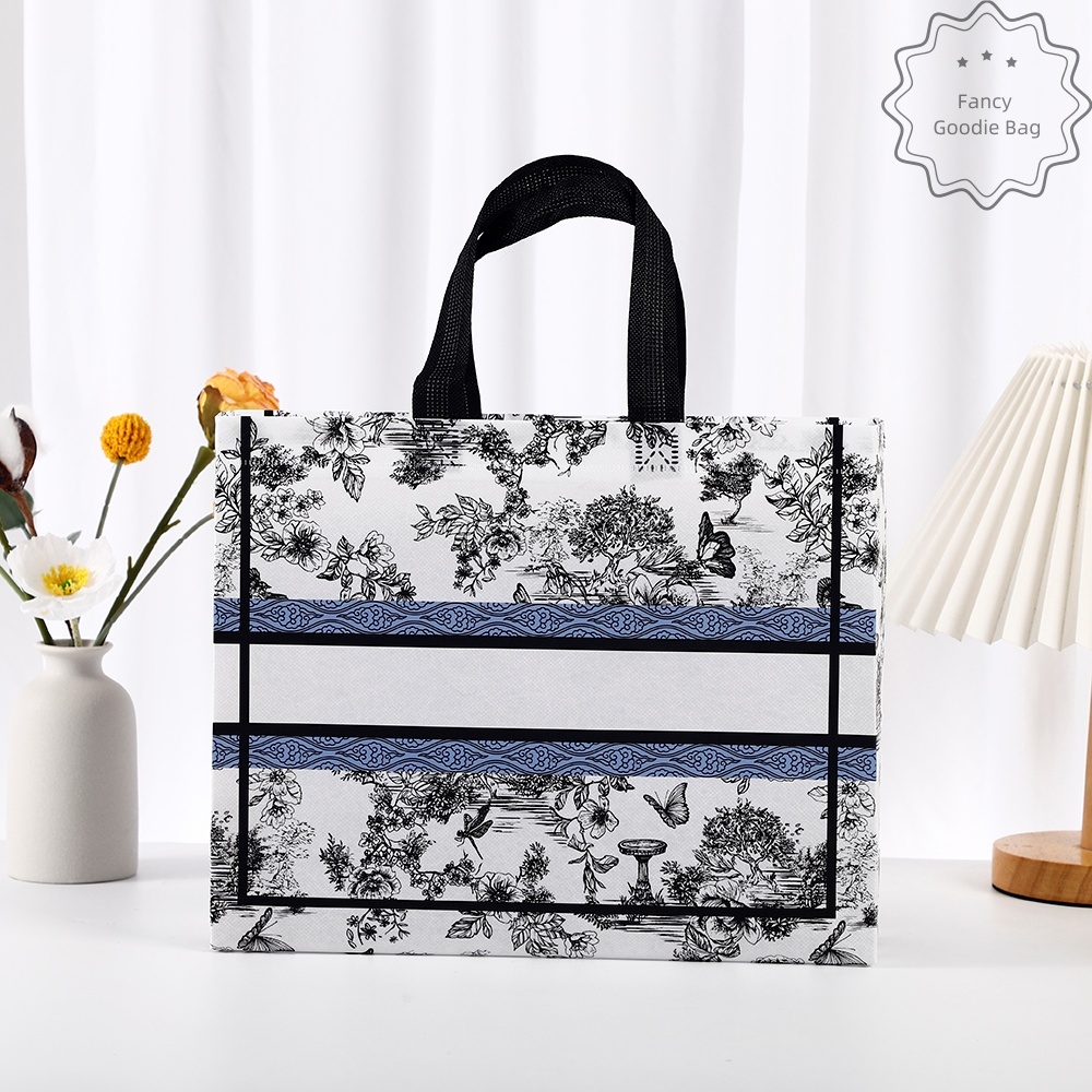 

Tas Belanja - Tas Spunbond - Tas Jinjing - Tas Souvenir - Tas Jinjing Wanita - Tas Lipat - Tas Kado - Kantong Belanja - Souvenir - Kantong - Shopping bag - Spoundbond - Tote Bag - Tas Wanita - Tas Murah - Tas Belanja Murah - Tebal dan Kuat - Tas Wanita-38