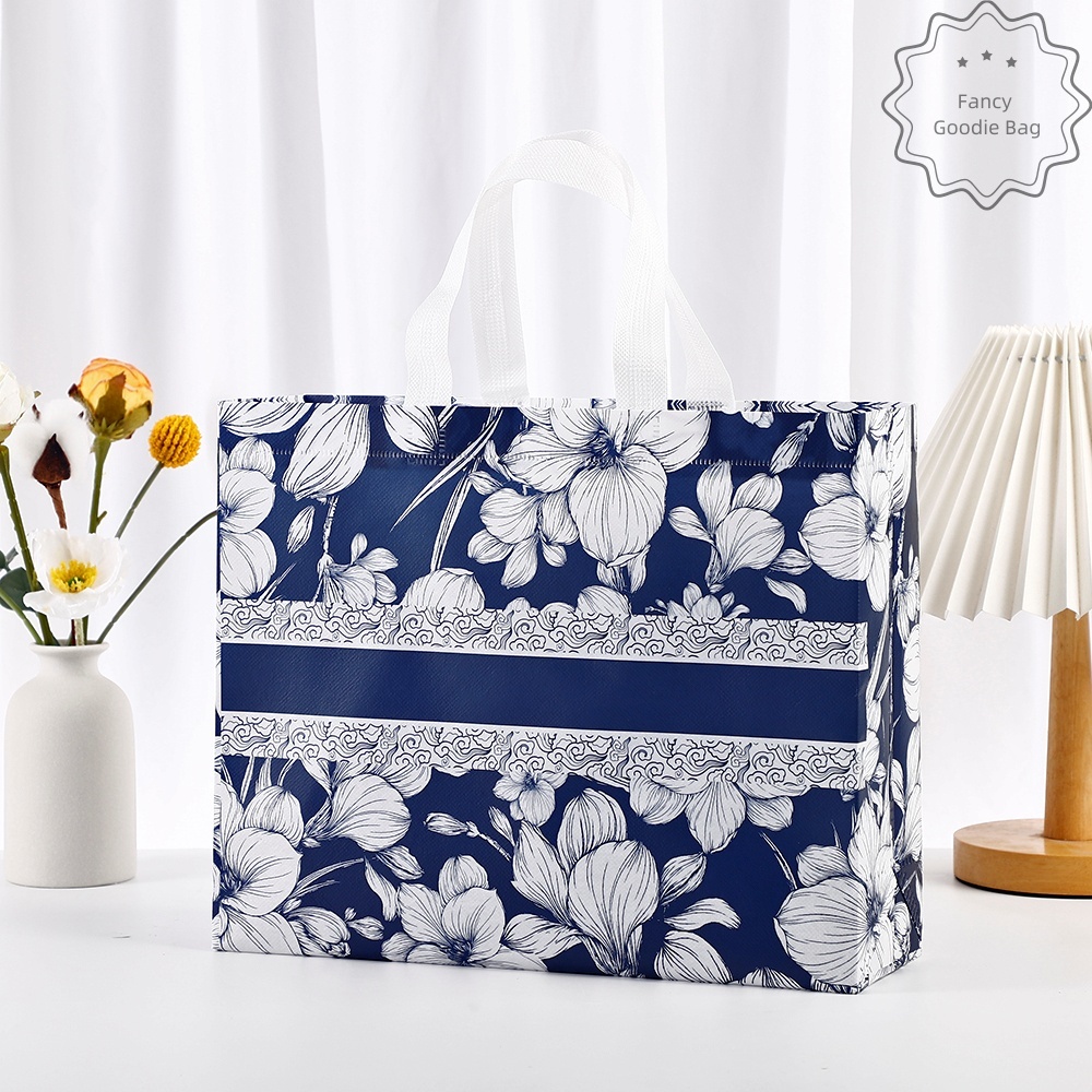 

Tas Belanja - Tas Spunbond - Tas Jinjing - Tas Souvenir - Tas Jinjing Wanita - Tas Lipat - Tas Kado - Kantong Belanja - Souvenir - Kantong - Shopping bag - Spoundbond - Tote Bag - Tas Wanita - Tas Murah - Tas Belanja Murah - Tebal dan Kuat - Tas Wanita47