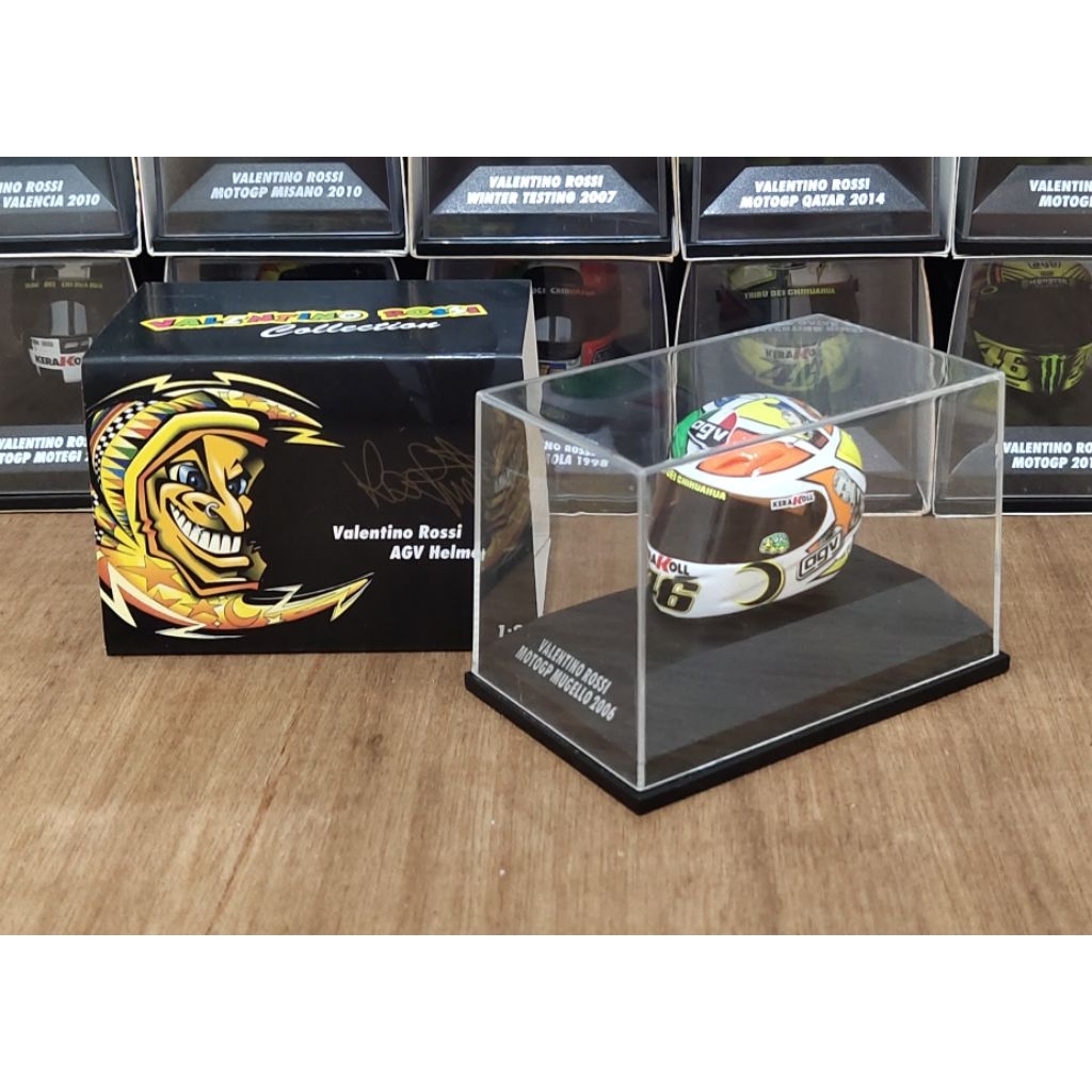 Minichamps Valentino Rossi 1/8 helmet MotoGP Mugello 2006.