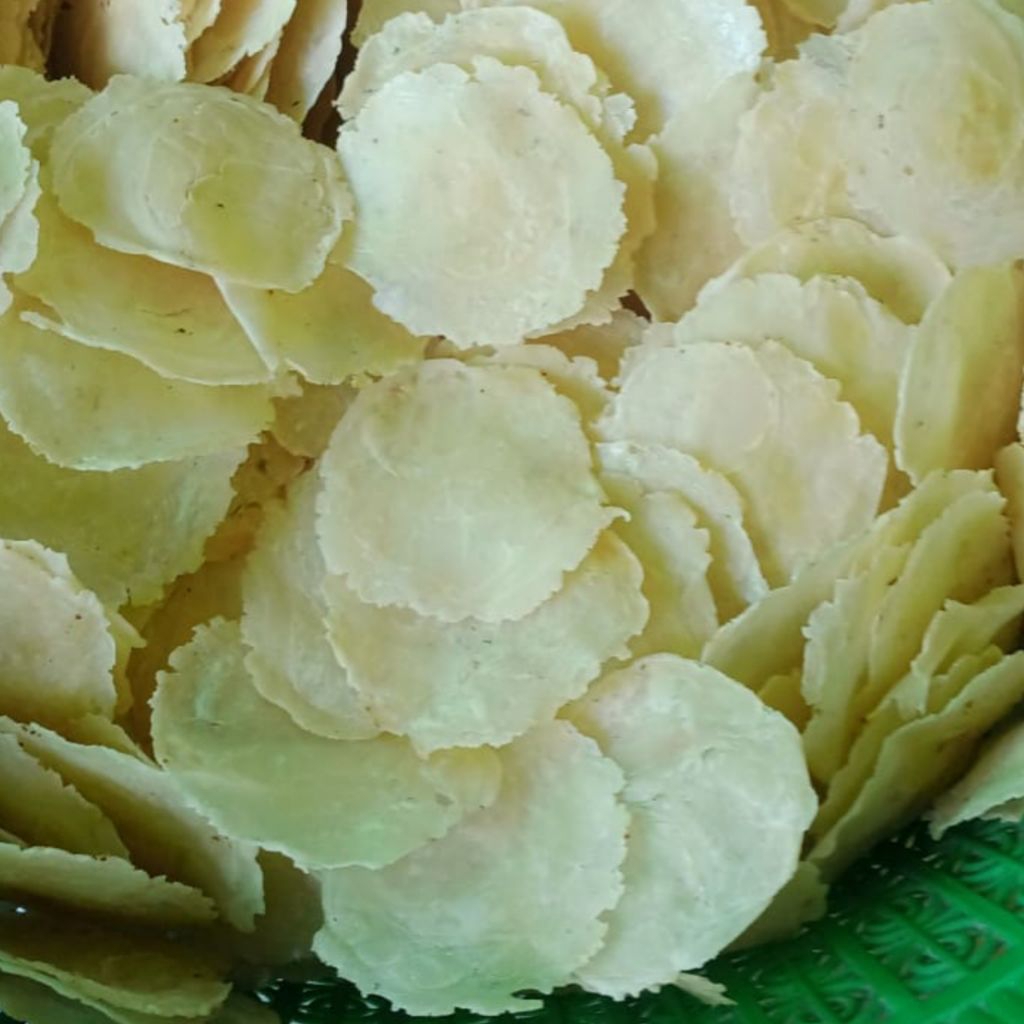 

produk iii Emping melinjo asli no campuran kemasan (250grm) emping tipis kering